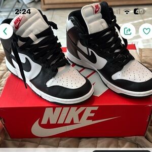 Nike Black and White Sneakers
